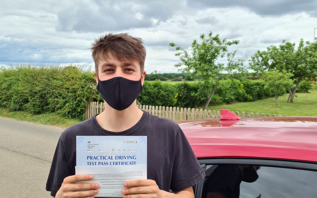 Ollie Phelps Grabs a First Time Pass in Northampton